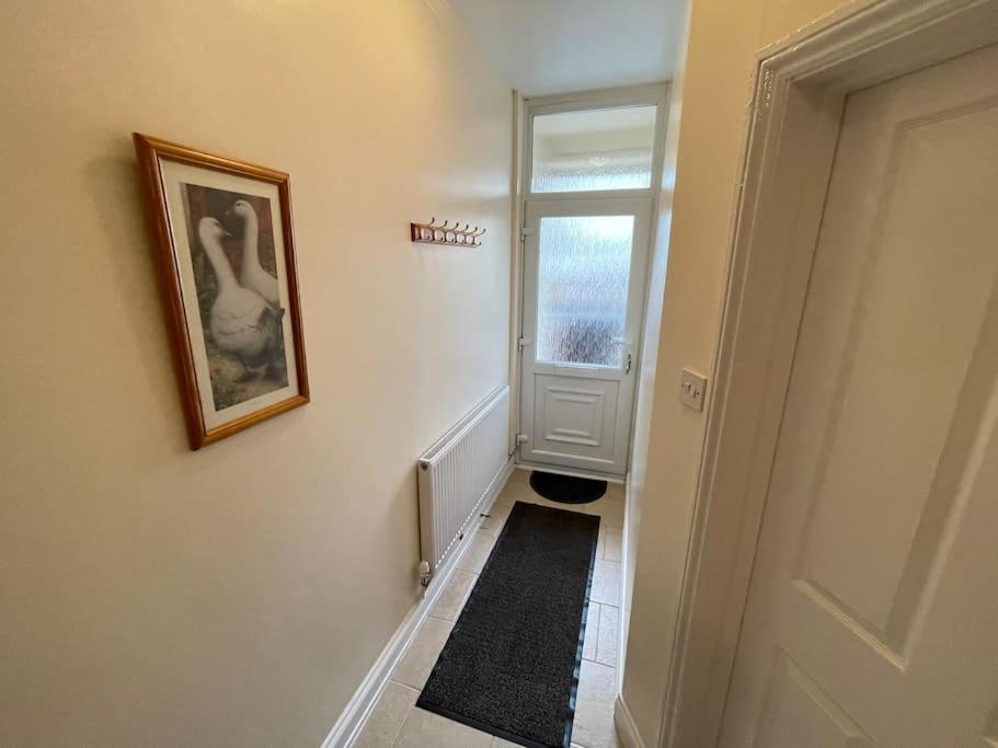 Appartamento Beanies Lornestreet Four Bed House Swindon Esterno foto