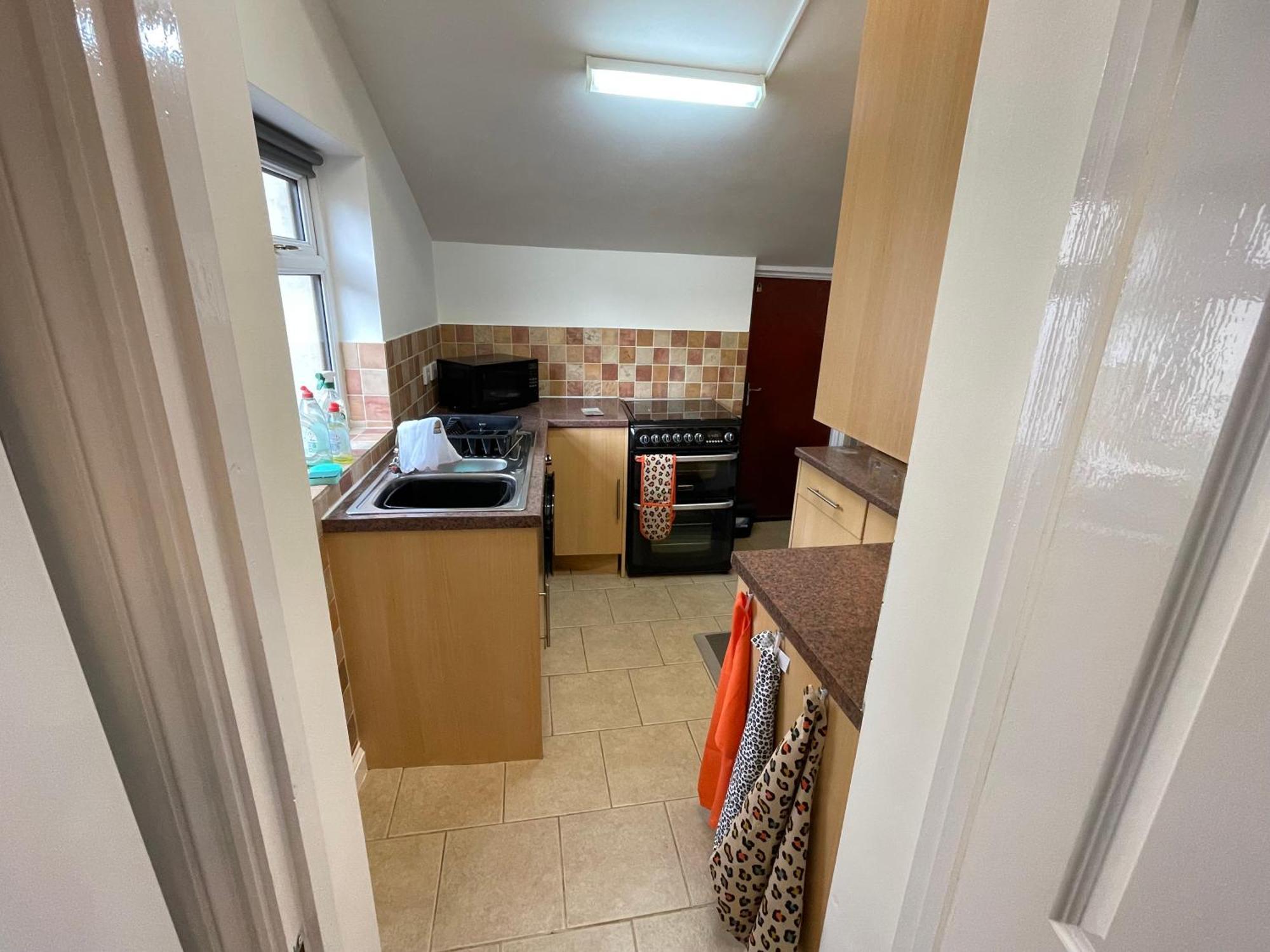 Appartamento Beanies Lornestreet Four Bed House Swindon Esterno foto